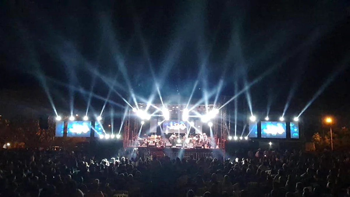 Concert Outfit Ideas for Stadiums, Arenas, and Club Shows